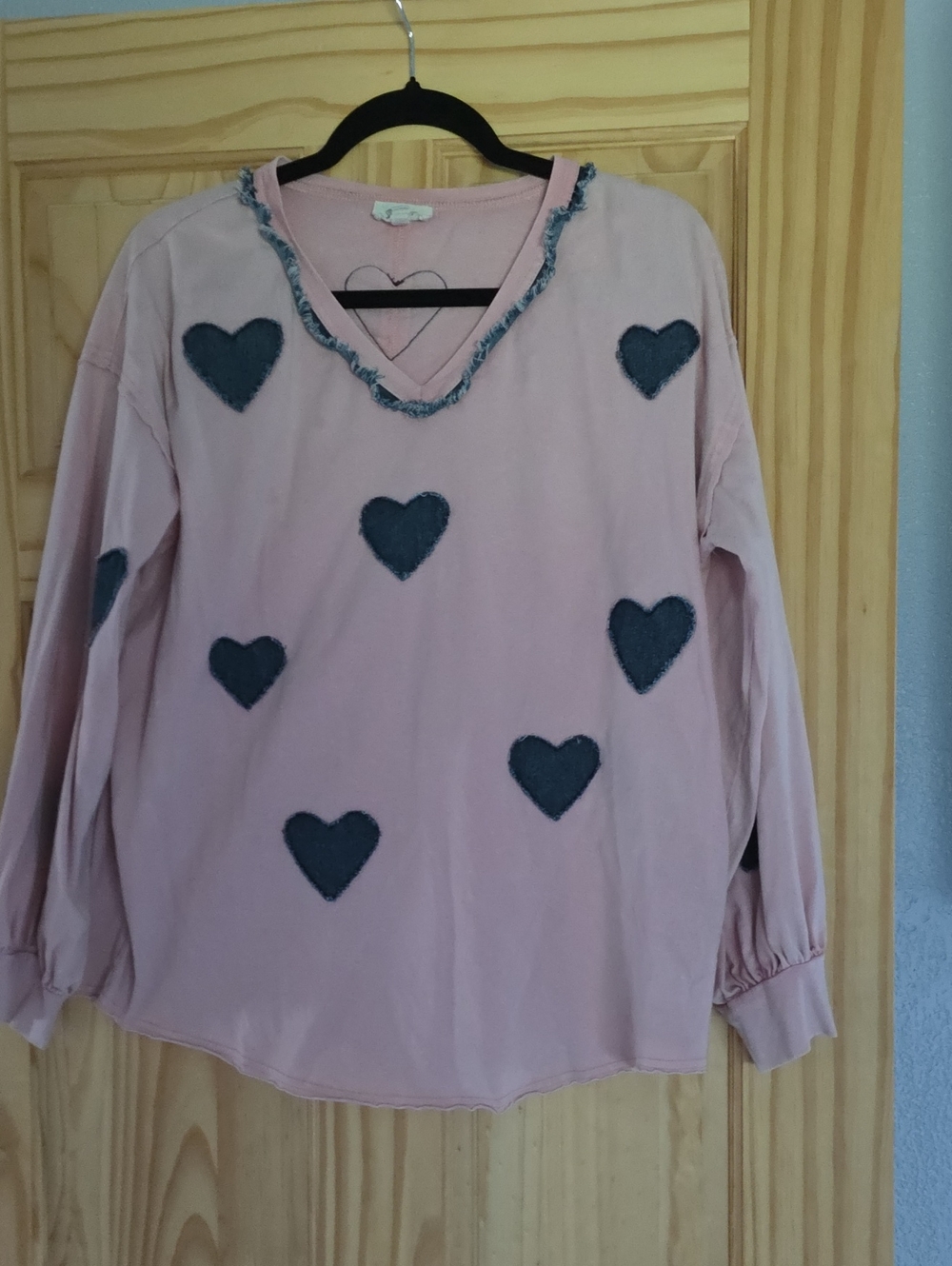 🏷️ 111 💕 Sage + Fig Pink Heart Patterned Women's Top